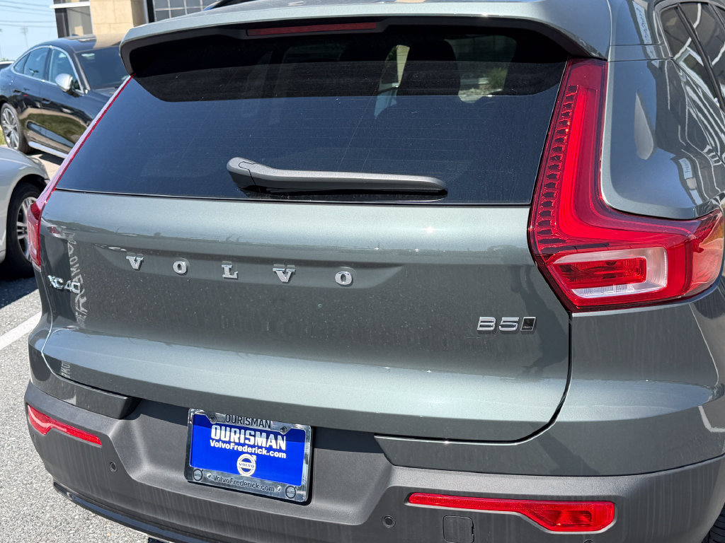 New 2026 Volvo XC40 B5 Core w/ Climate Package AWD/4WD image 5