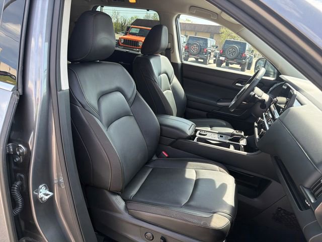 Used 2025 Nissan Pathfinder SL w/ Cargo Package image 34