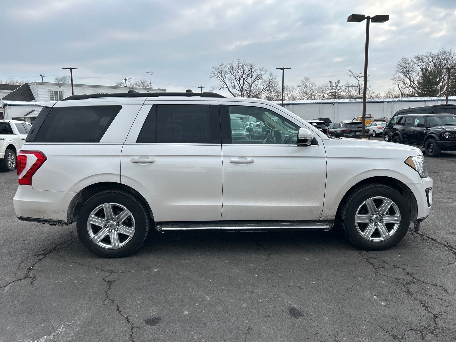 Used 2018 Ford Expedition XLT w/ Equipment Group 202A image 4