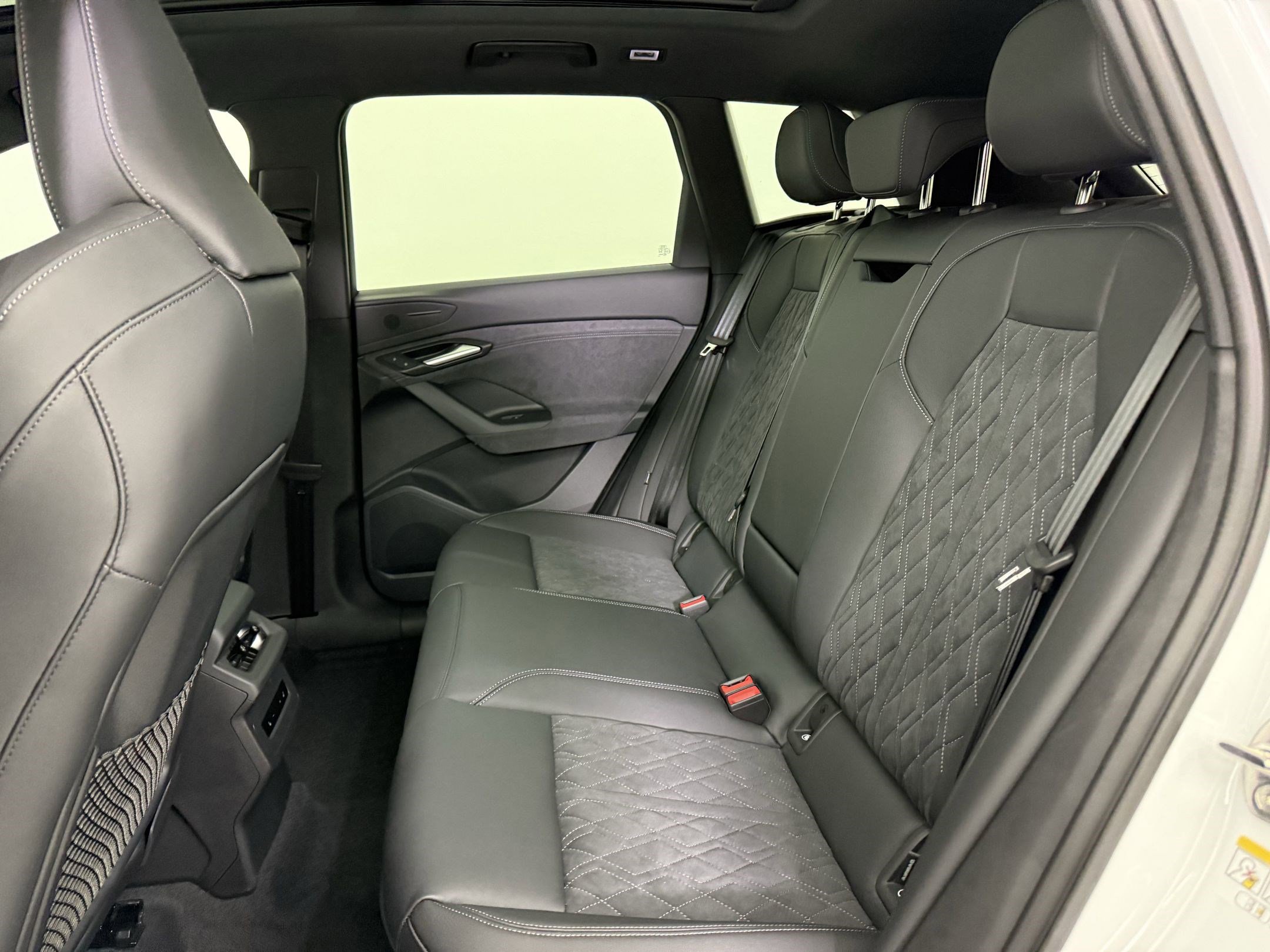 New 2025 Audi SQ6 e-tron Premium image 14