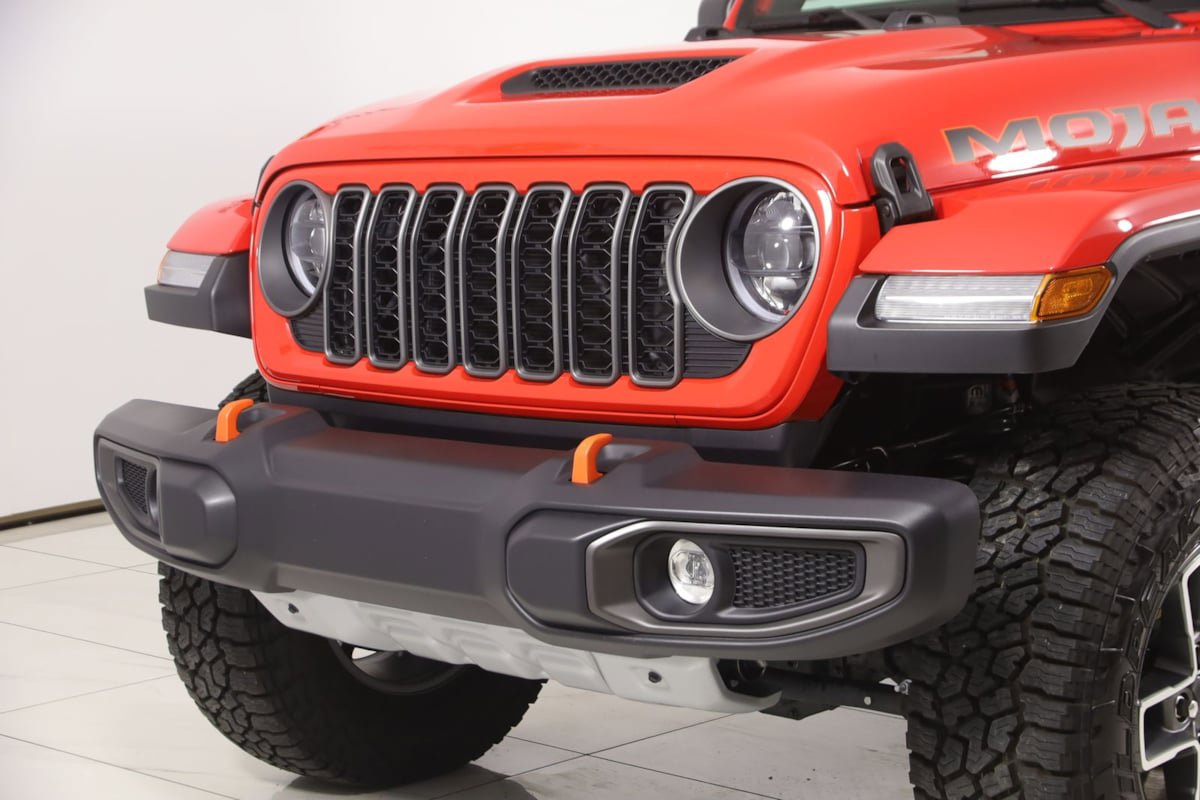 Used 2025 Jeep Gladiator Mojave image 50