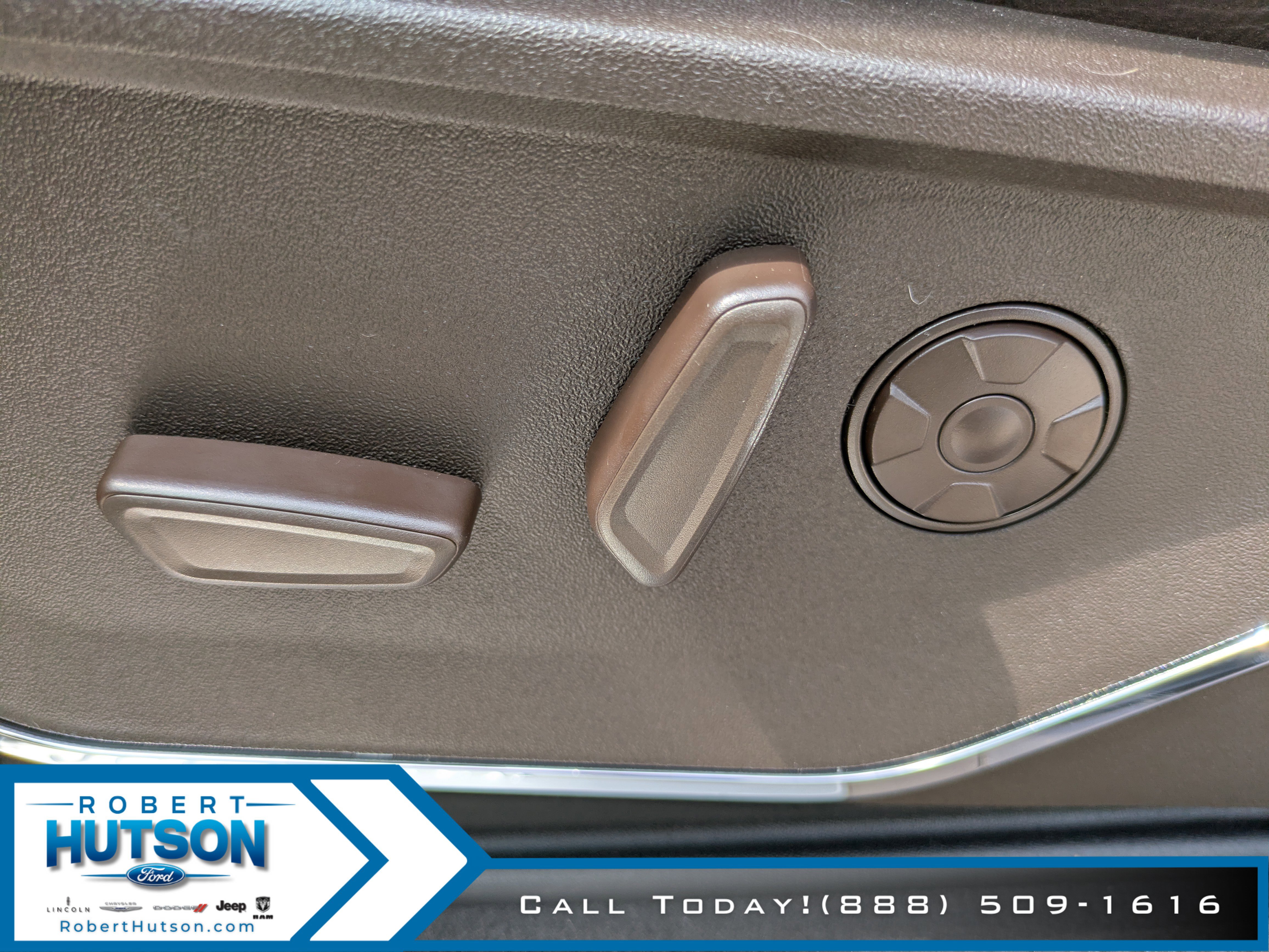 New 2025 Ford F350 King Ranch w/ Chrome Package image 16