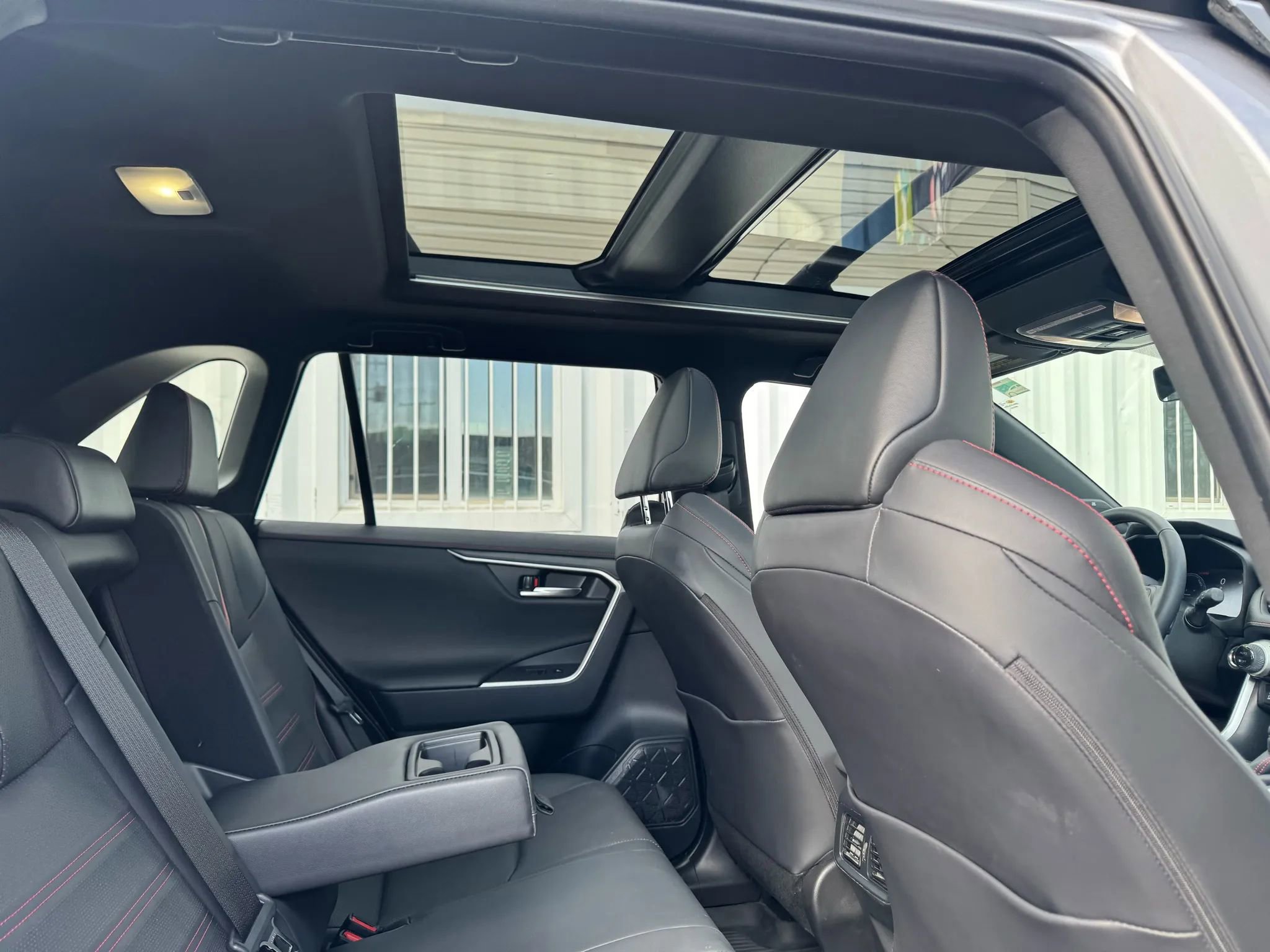 Used 2025 Toyota RAV4 XSE w/ Premium Package image 25