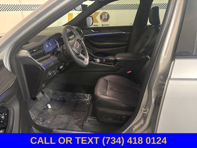 Used 2023 Jeep Grand Cherokee L Overland AWD/4WD image 25