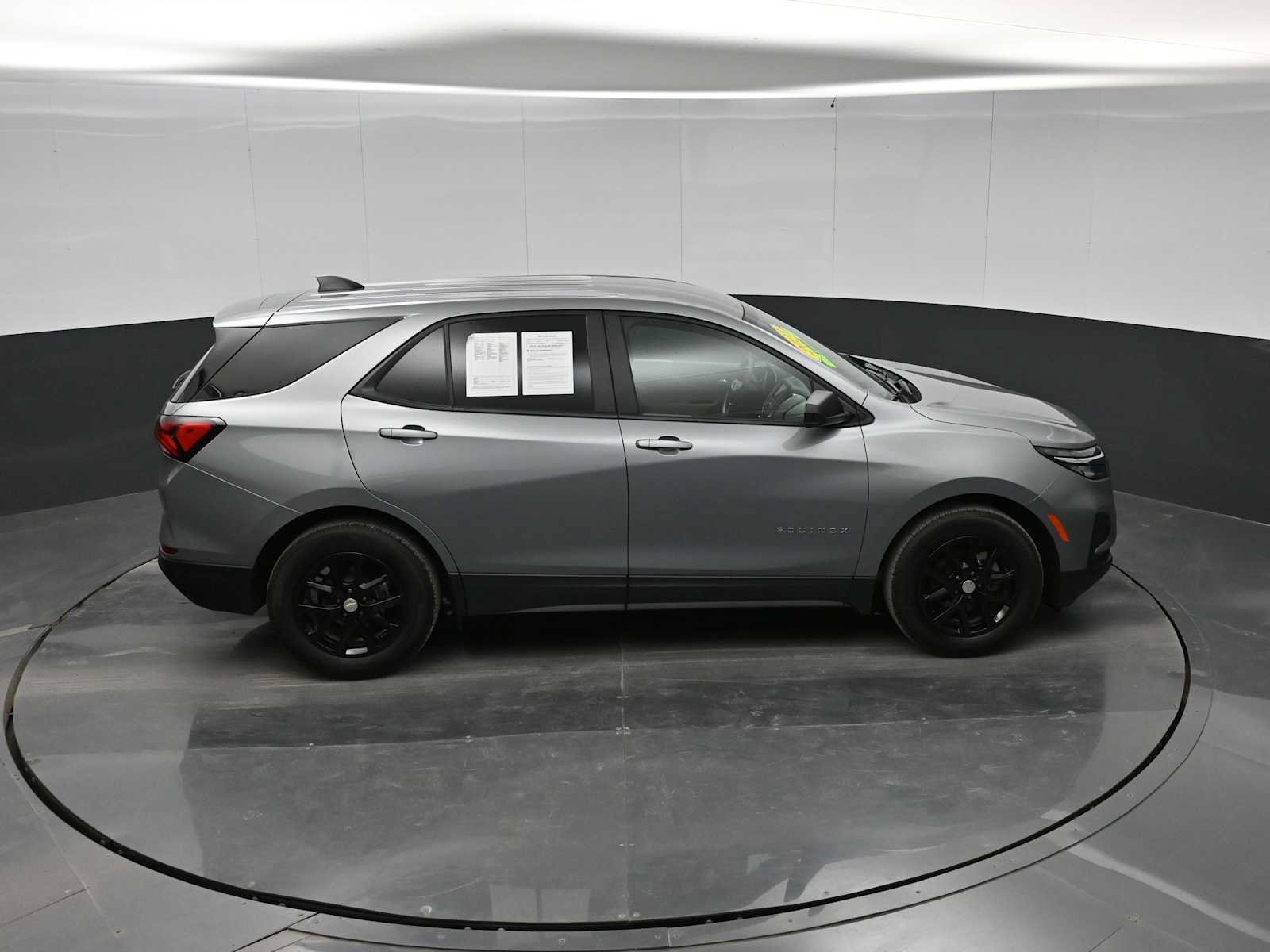 Used 2023 Chevrolet Equinox LS w/ LS Convenience Package FWD image 32