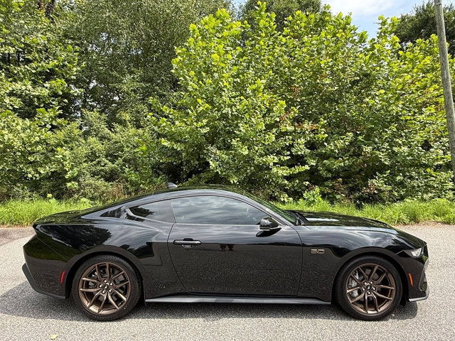 Used 2024 Ford Mustang GT Premium RWD image 4