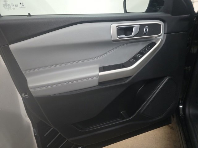 Used 2023 Ford Explorer XLT w/ Equipment Group 202A image 18