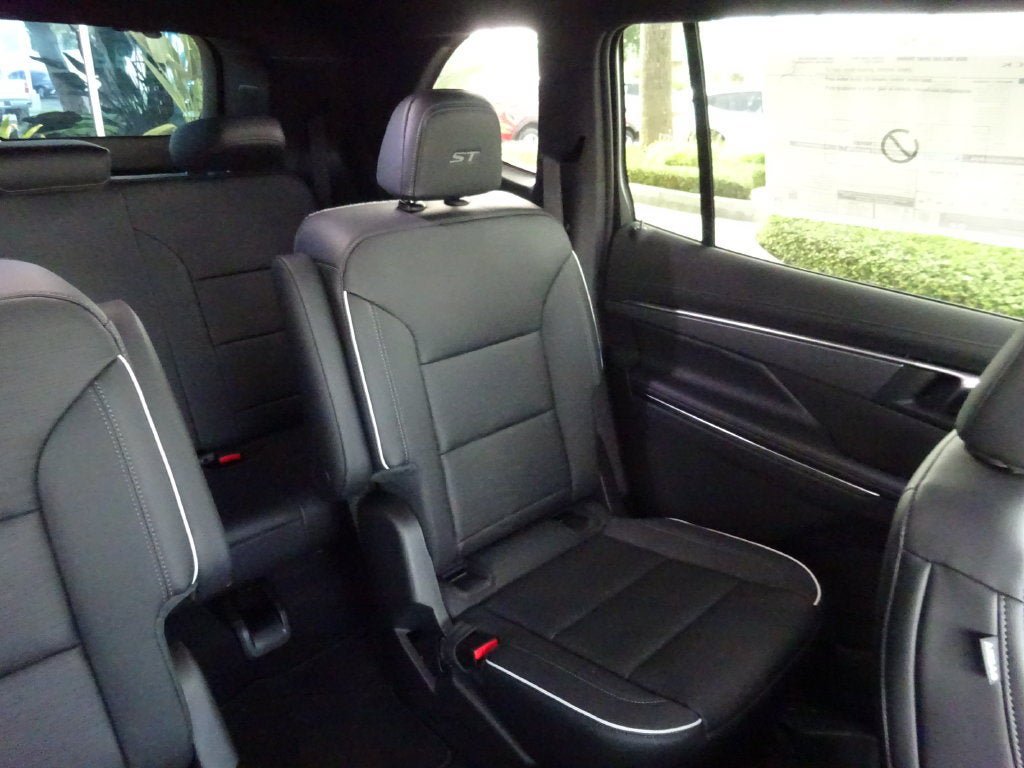 New 2026 Buick Enclave Sport Touring w/ Power Package FWD image 16