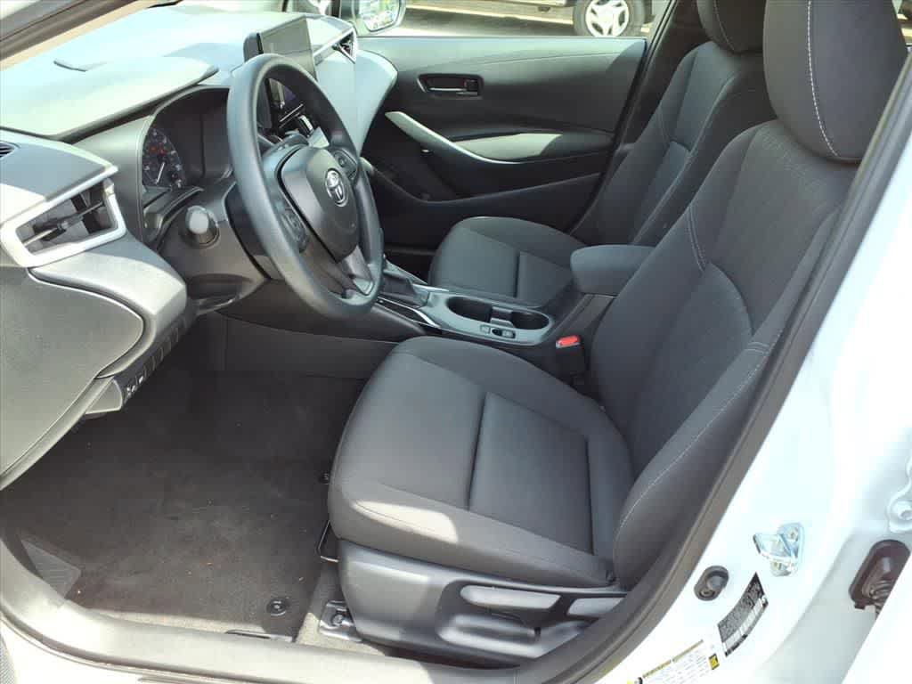 Used 2025 Toyota Corolla LE FWD image 16
