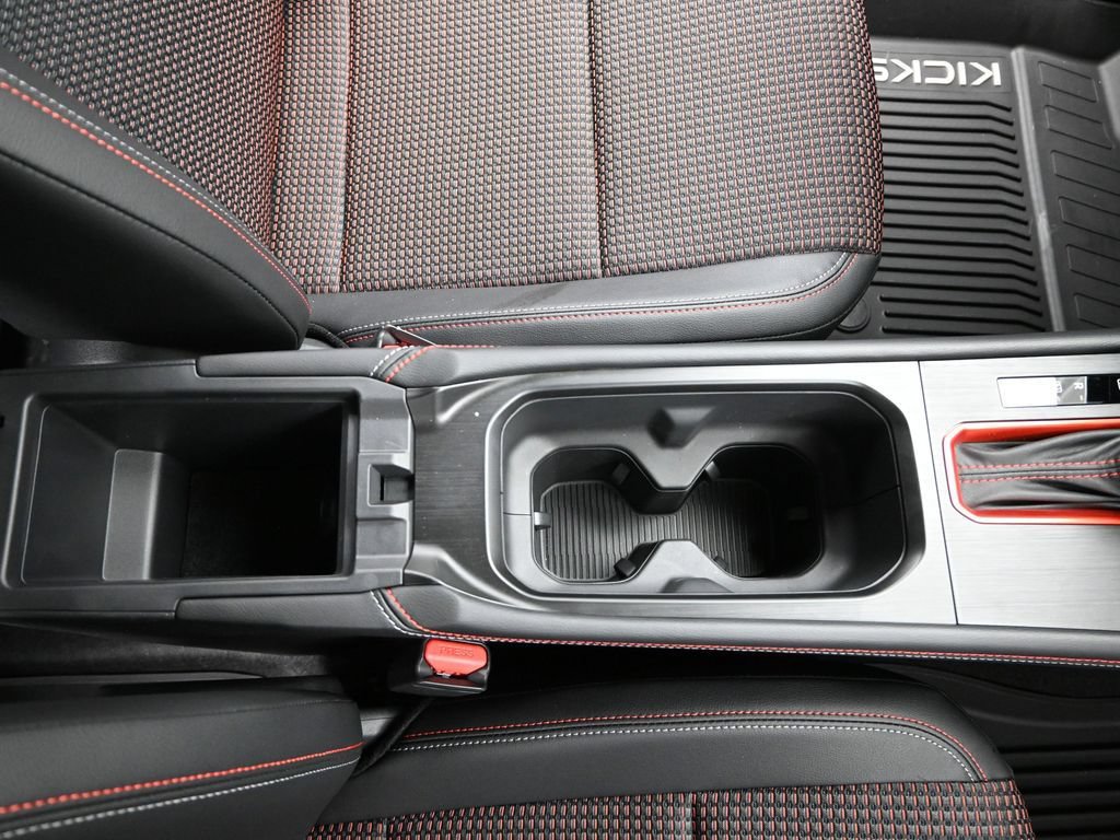 New 2026 Nissan Kicks SR FWD image 18