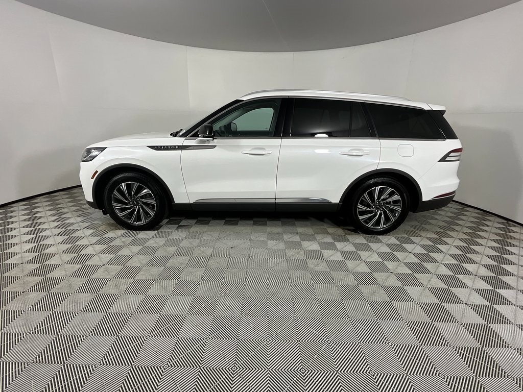 Used 2025 Lincoln Aviator 2WD w/ Equipment Group 101A image 2