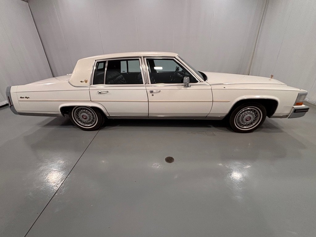 Used 1987 Cadillac Brougham image 4