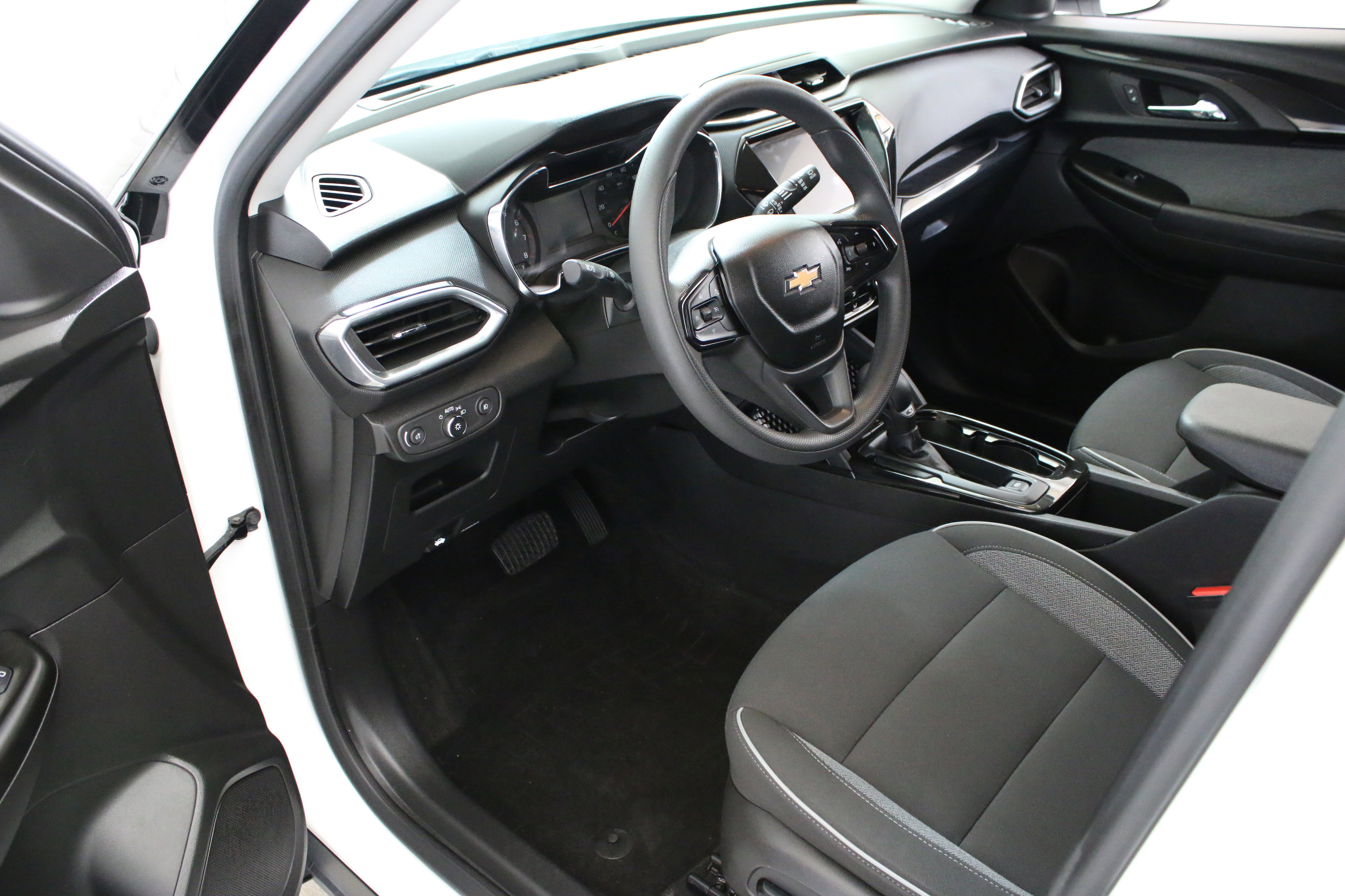 Used 2023 Chevrolet TrailBlazer LT w/ Convenience Package image 22