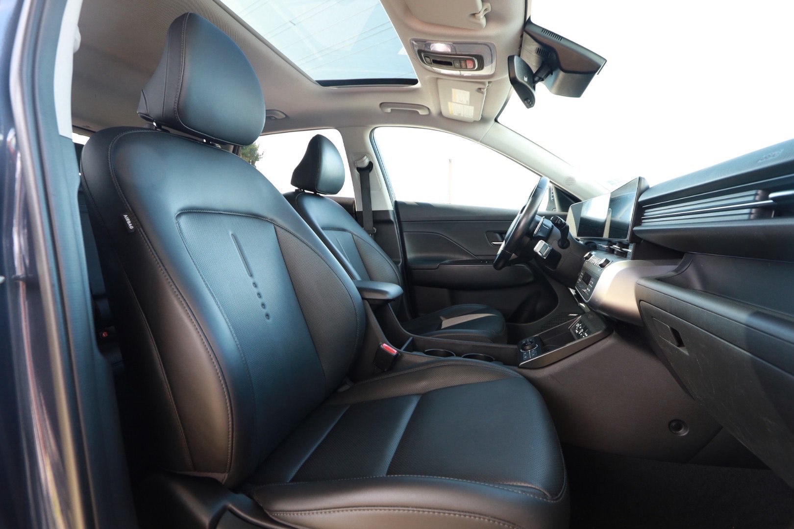 Used 2024 Hyundai Kona Limited AWD/4WD image 28