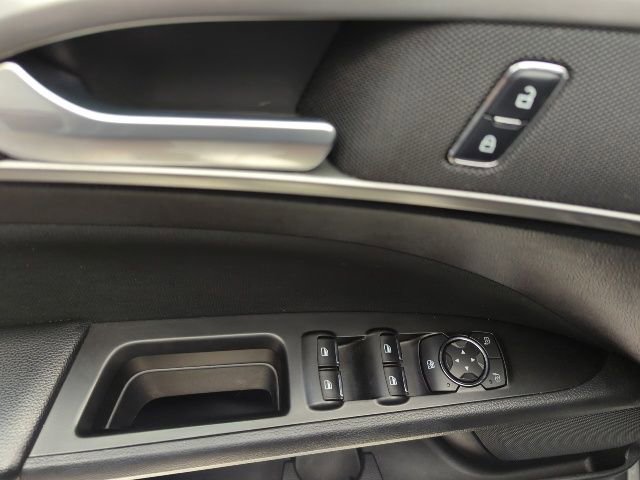 Used 2017 Ford Fusion SE w/ Fusion SE Technology Package FWD image 24
