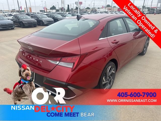 Used 2025 Hyundai Elantra SEL FWD image 5