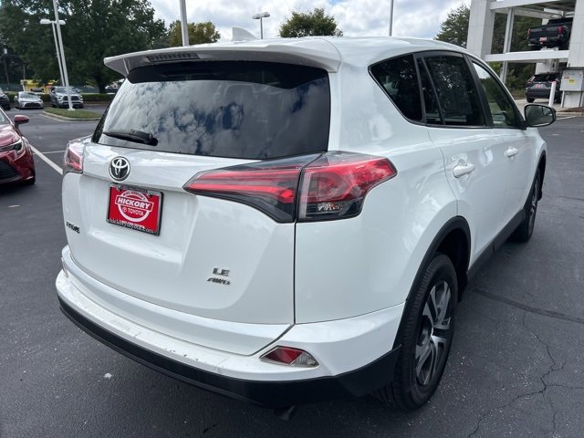 Used 2018 Toyota RAV4 LE image 5