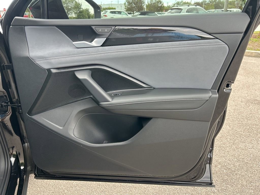 New 2026 Volkswagen Tiguan SE FWD image 43