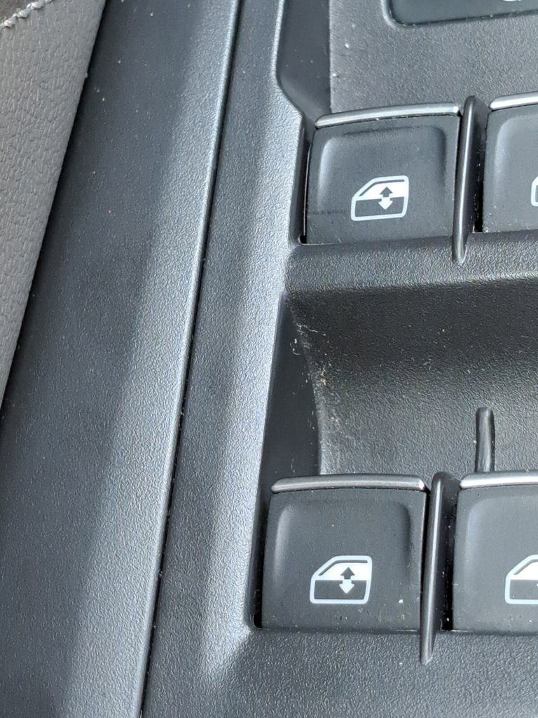 Used 2023 Volkswagen Atlas SEL Premium AWD/4WD image 16