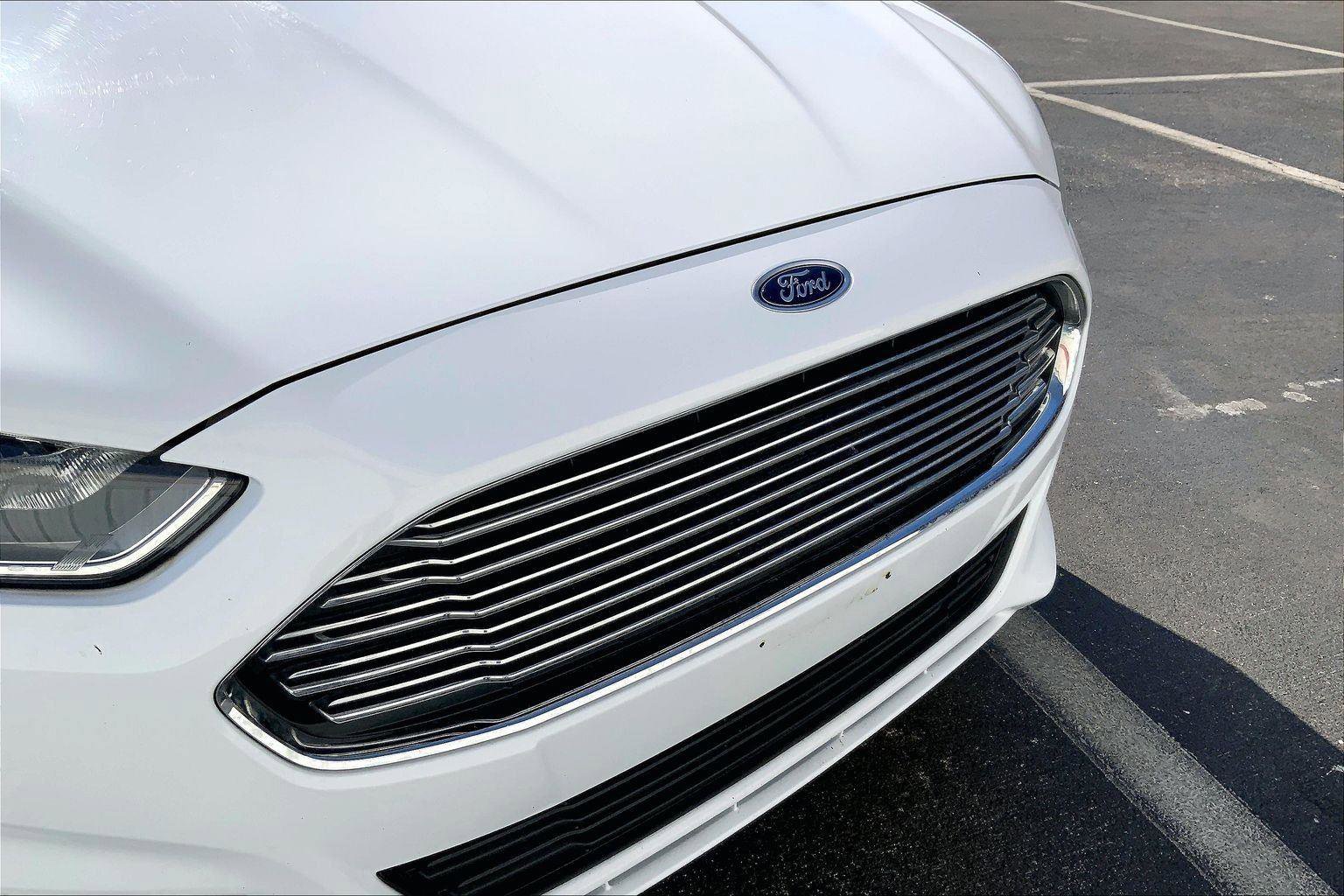 Used 2015 Ford Fusion SE w/ Equipment Group 202A image 28