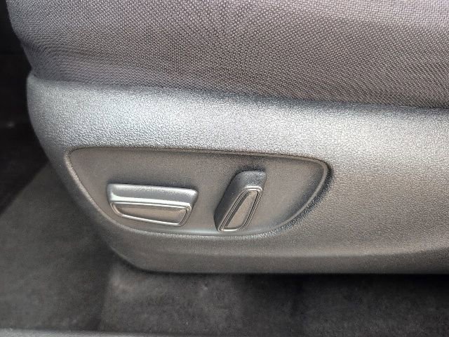 Used 2024 Toyota Highlander LE image 15