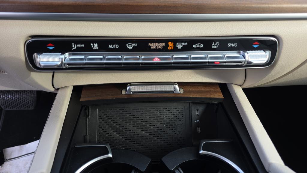 Used 2024 Mercedes-Benz GLS 450 4MATIC image 30