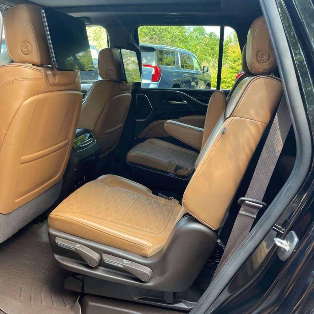 Used 2022 Cadillac Escalade Sport w/ LPO, ONYX Package AWD/4WD image 14