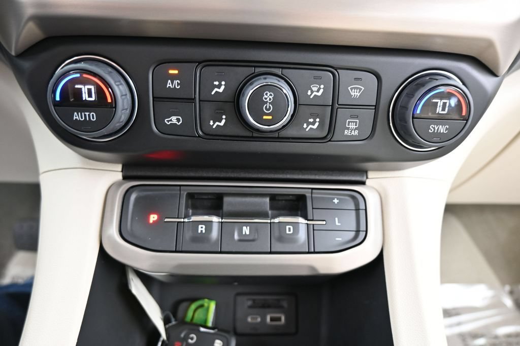 Used 2023 GMC Acadia Denali AWD/4WD image 16