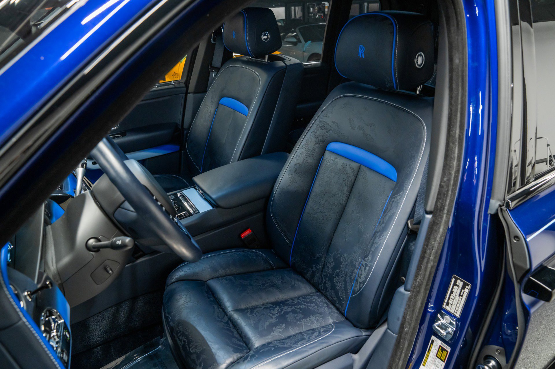 Used 2024 Rolls-Royce Cullinan Black Badge image 24