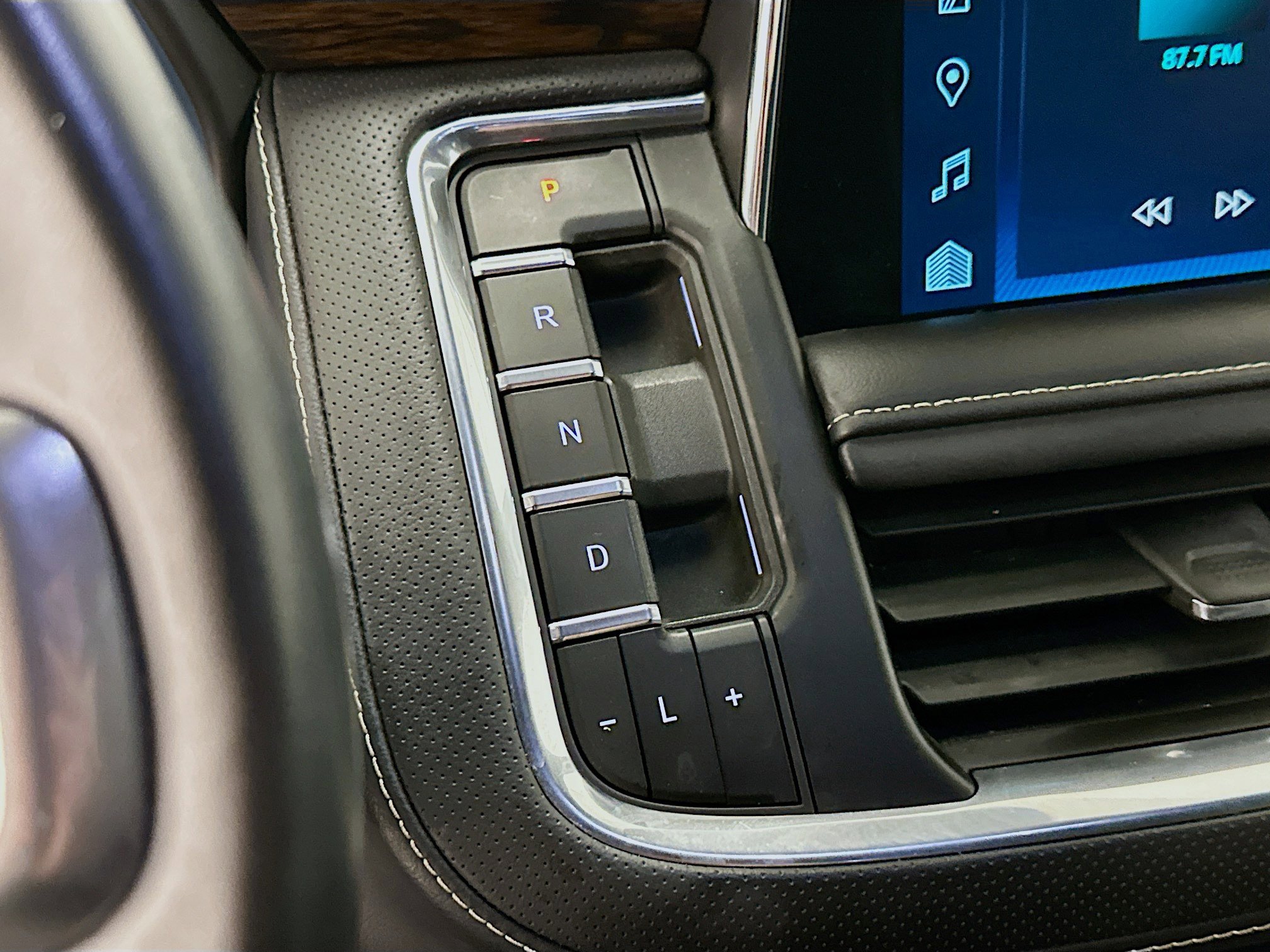 Used 2024 Chevrolet Tahoe Premier image 25