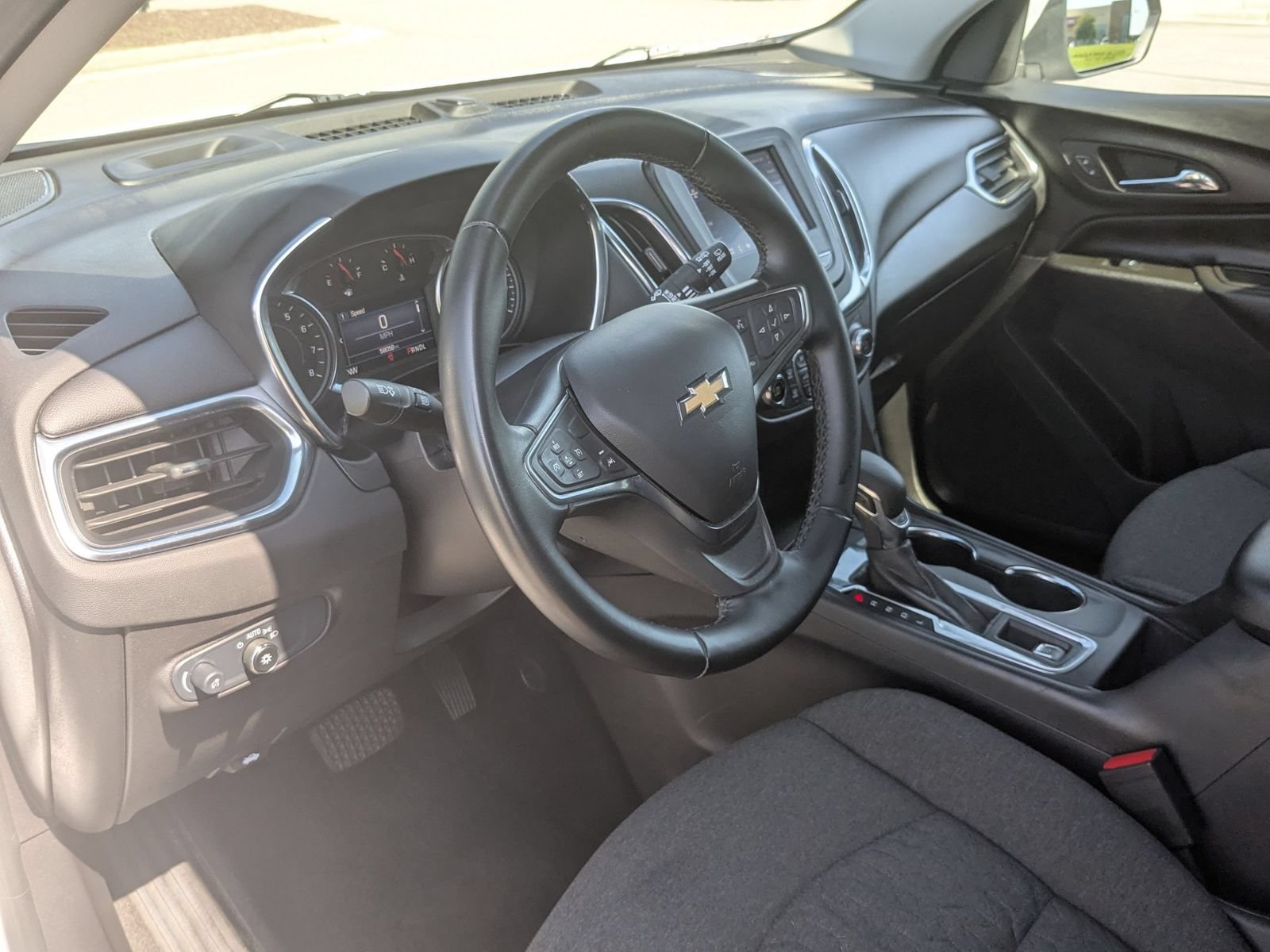 Used 2024 Chevrolet Equinox LT AWD/4WD image 15