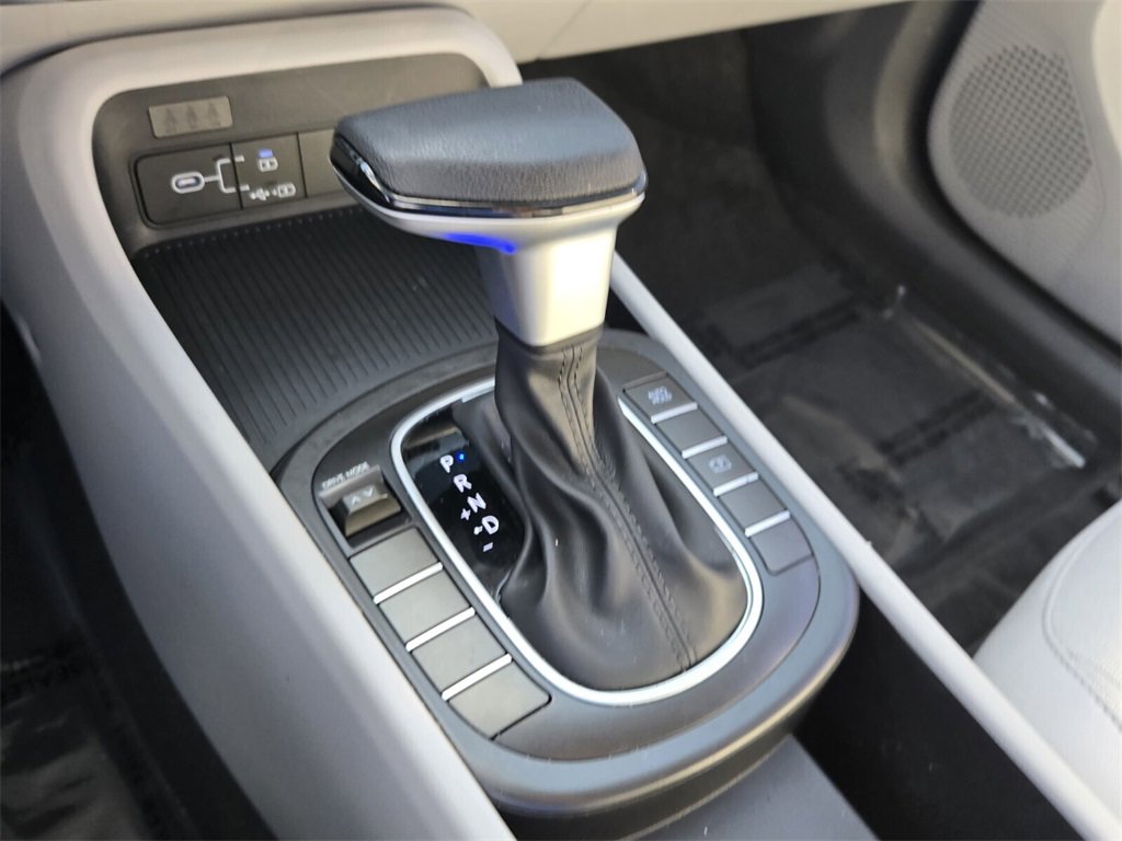 Certified 2024 Hyundai Kona SE image 24