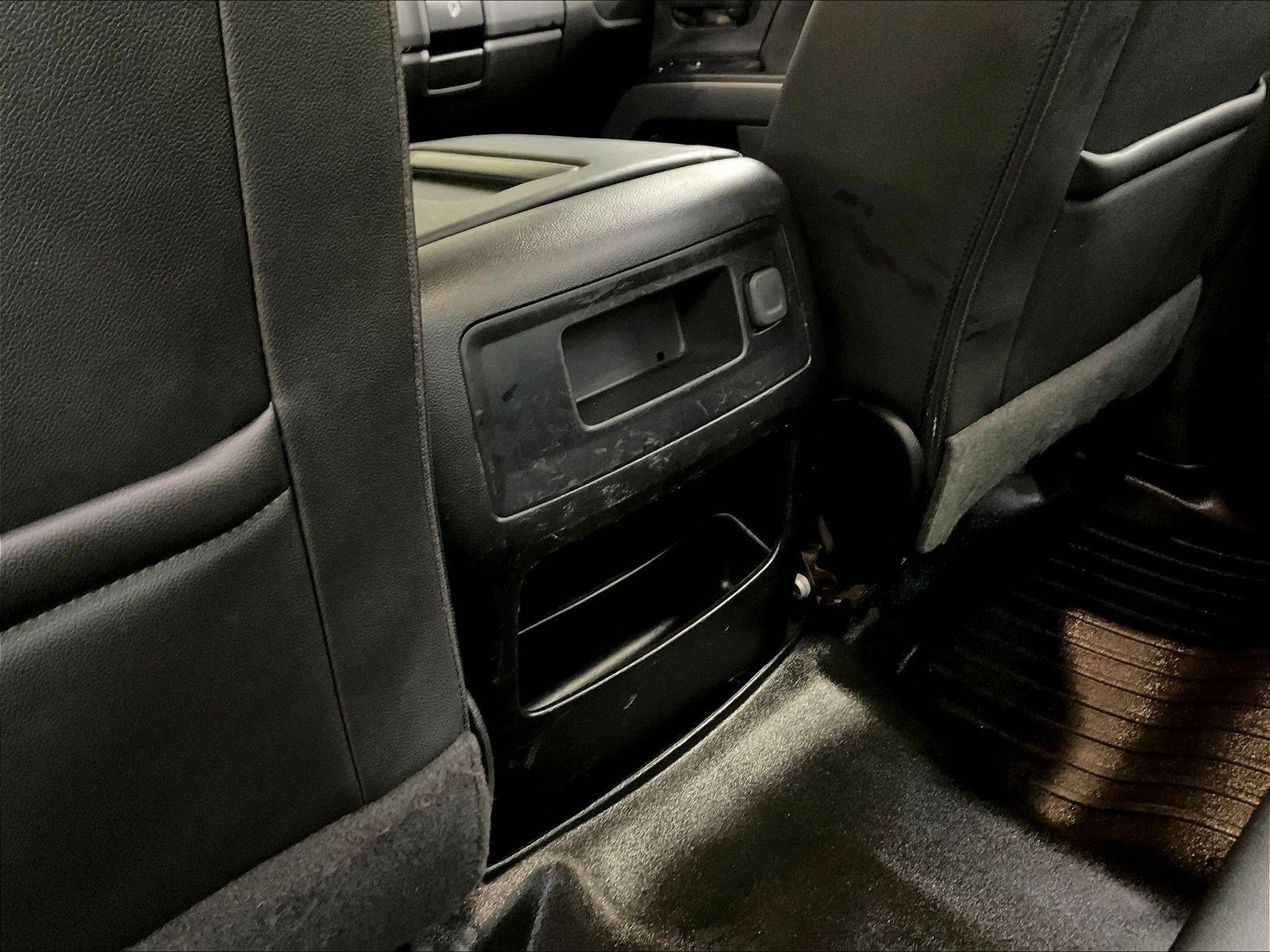 Used 2018 Chevrolet Silverado 1500 LT w/ All Star Edition AWD/4WD image 11