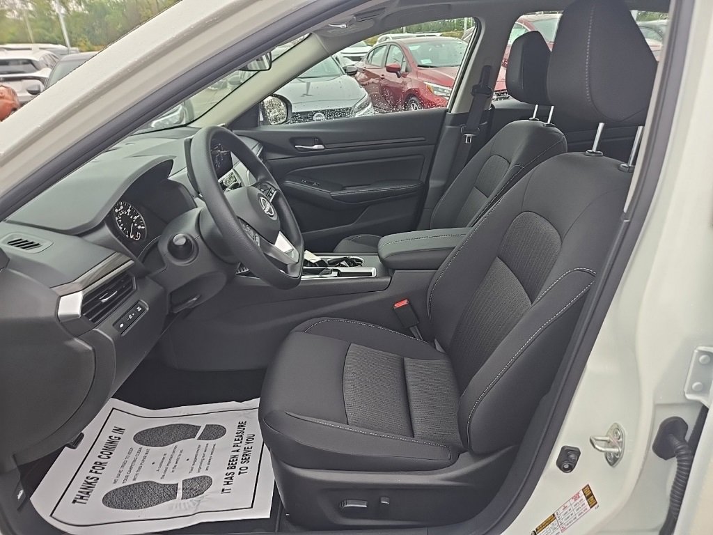 New 2025 Nissan Altima 2.5 SV image 9