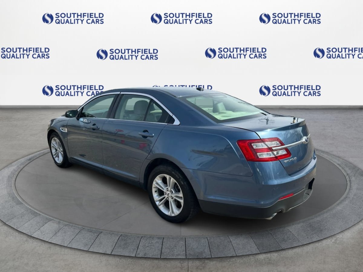 Used 2019 Ford Taurus SEL AWD/4WD image 4