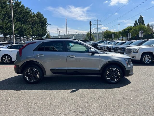 Certified 2024 Kia Niro Wind w/ Wind Preserve Package FWD image 4