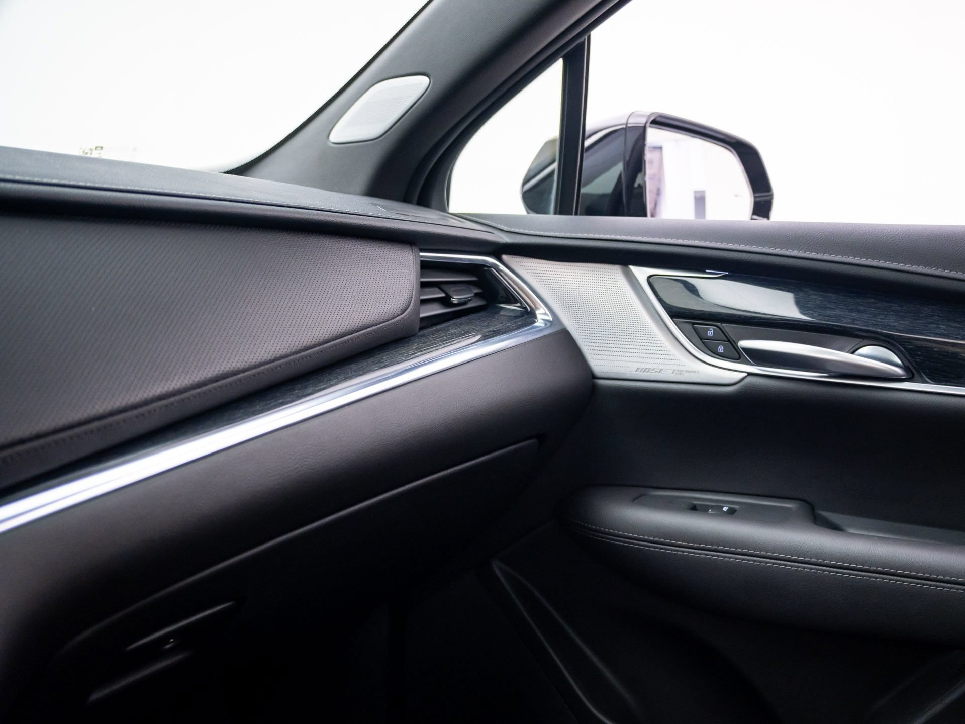 Used 2023 Cadillac XT5 Premium Luxury w/ LPO, Floor Liner Package AWD/4WD image 29