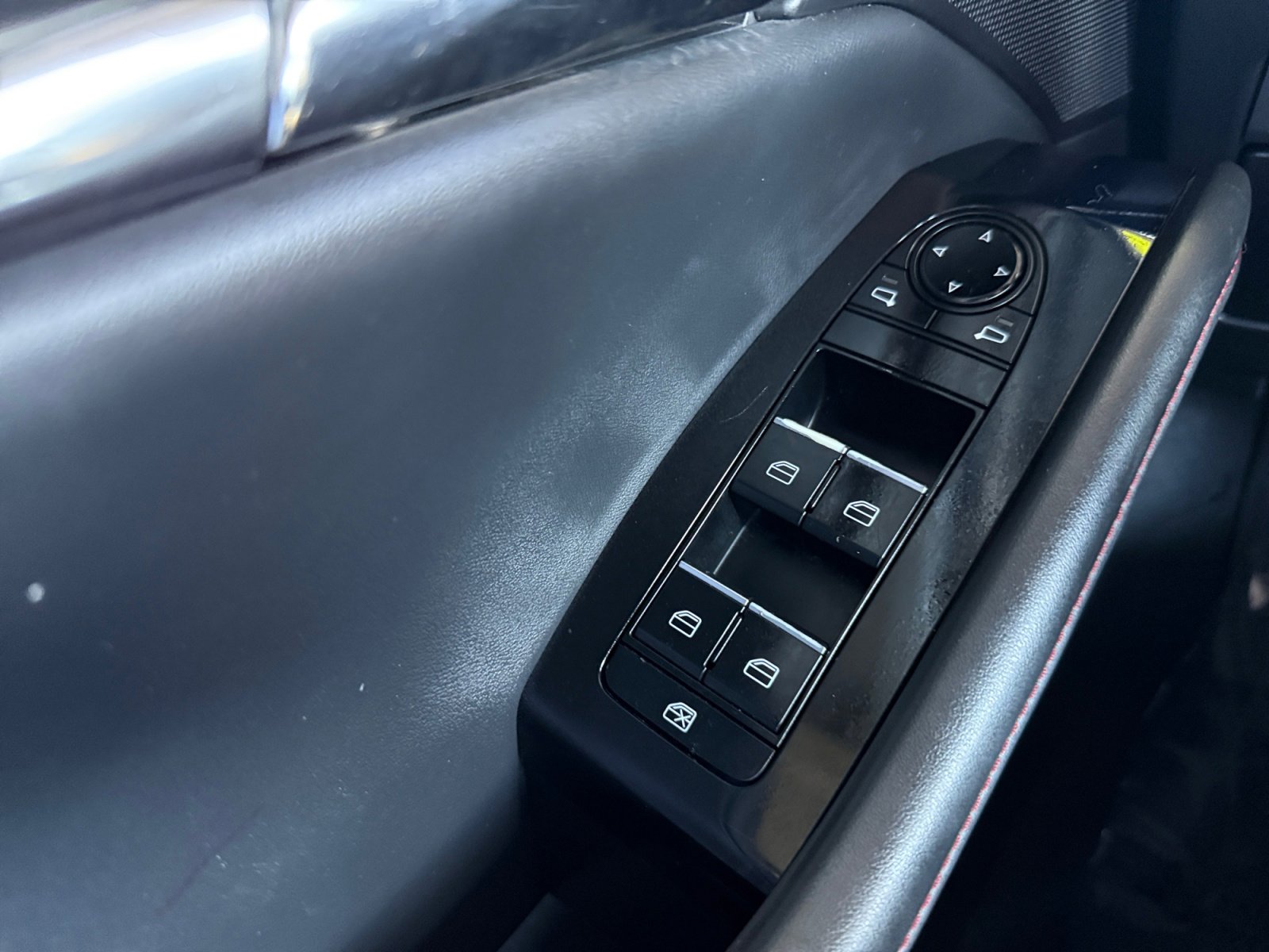 Used 2024 MAZDA MAZDA3 s image 21