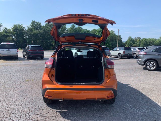 Used 2022 Nissan Kicks SR FWD image 8