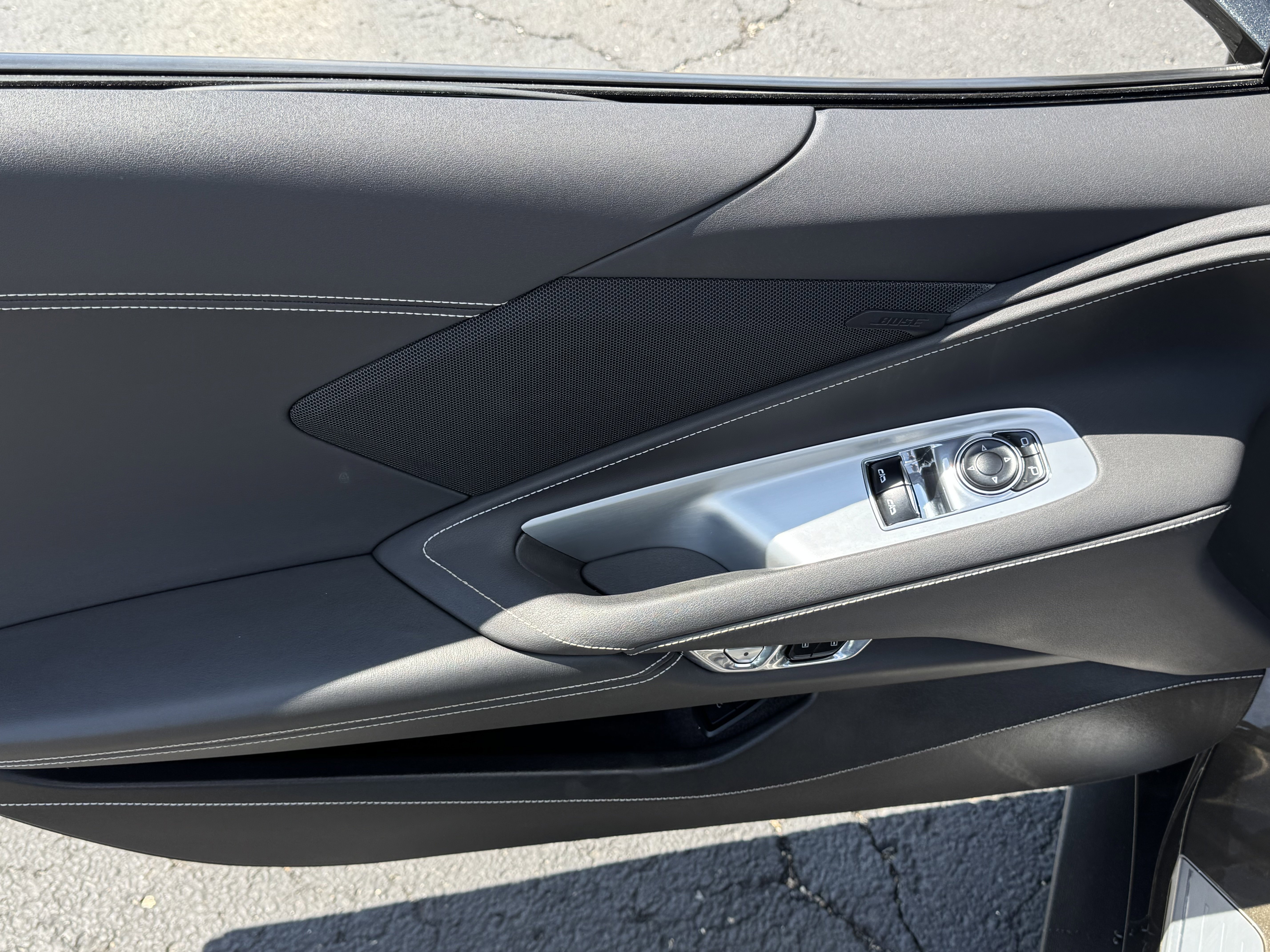 Used 2021 Chevrolet Corvette Stingray Coupe w/ Z51 Performance Package image 16