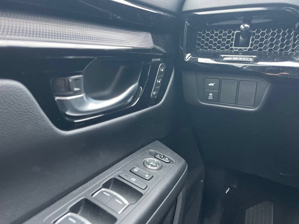 Used 2025 Honda CR-V Sport Touring image 17