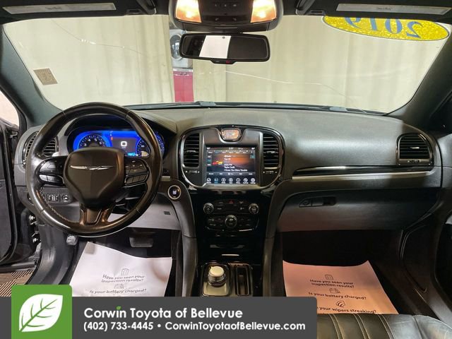 Used 2019 Chrysler 300 S image 11