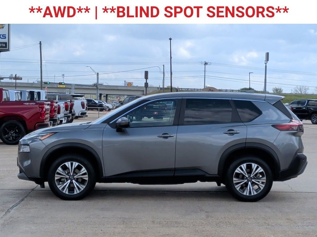 Used 2023 Nissan Rogue SV image 5