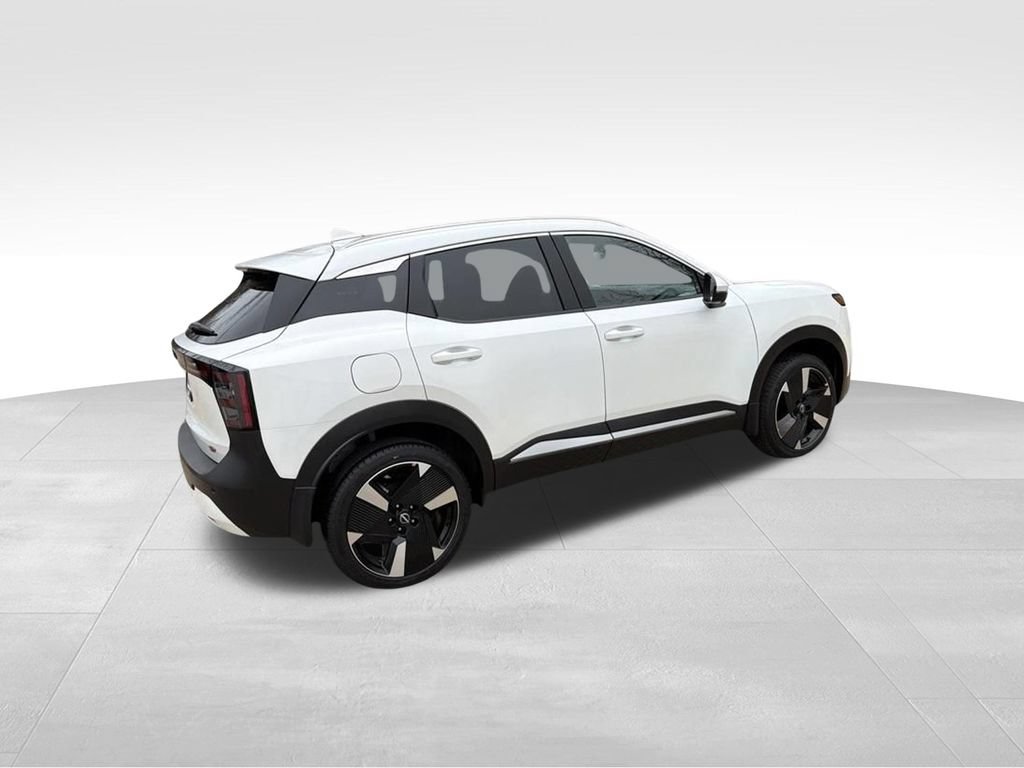 Used 2025 Nissan Kicks SR FWD image 14