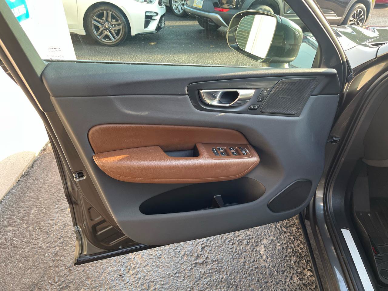 Used 2019 Volvo XC60 T5 Inscription w/ Protection Package Premier AWD/4WD image 29