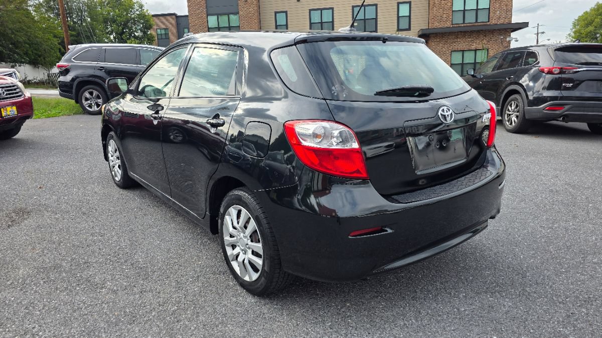 Used 2011 Toyota Matrix FWD image 5