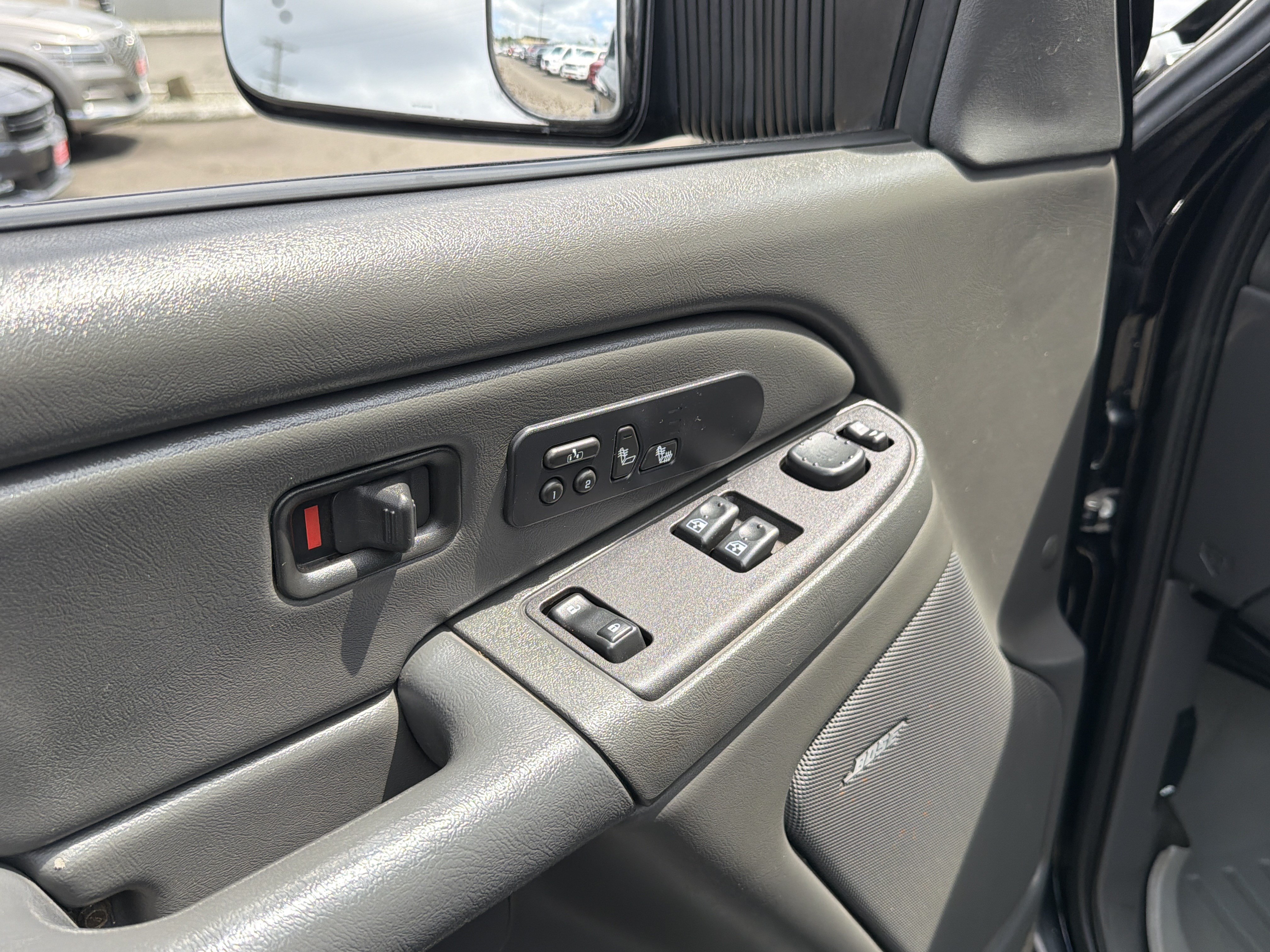 Used 2005 Chevrolet Silverado 2500 LT w/ Heavy-Duty Power Package AWD/4WD image 14