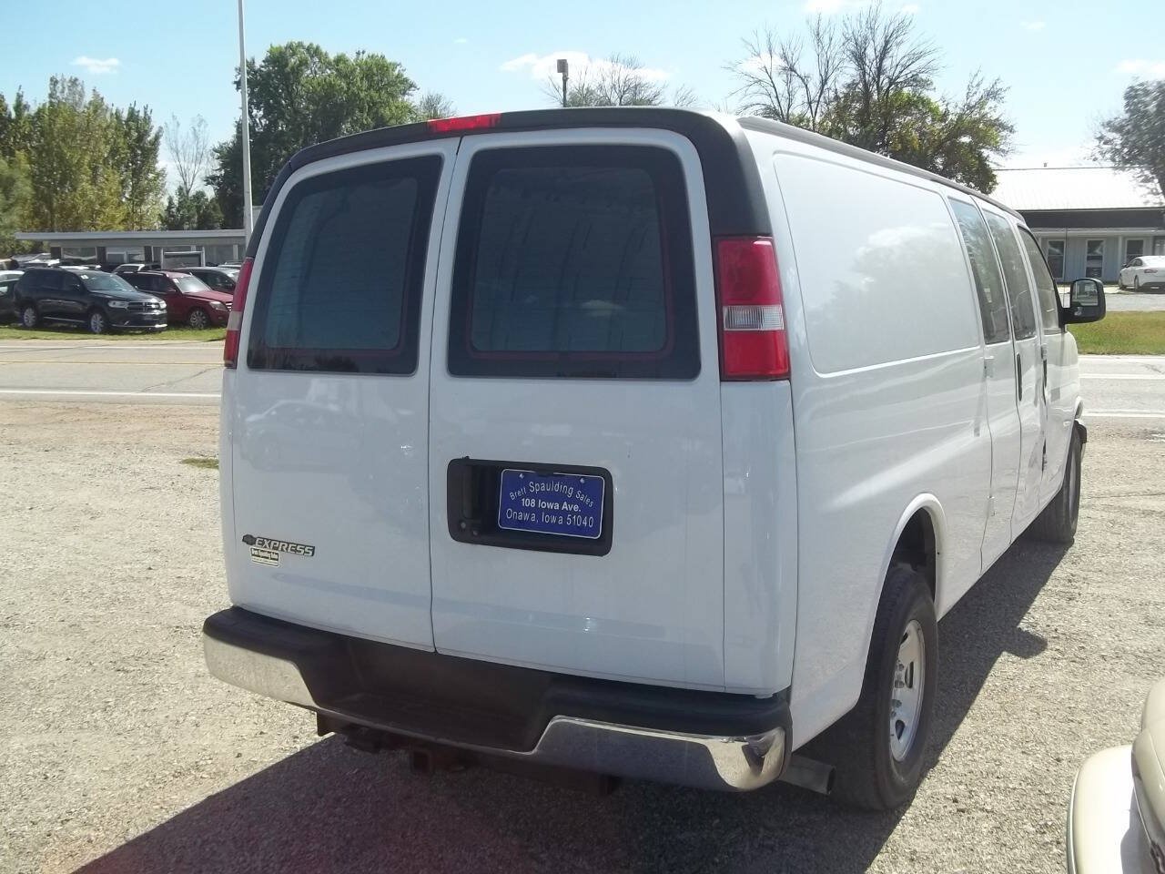 Used 2017 Chevrolet Express 2500 Extended RWD image 6