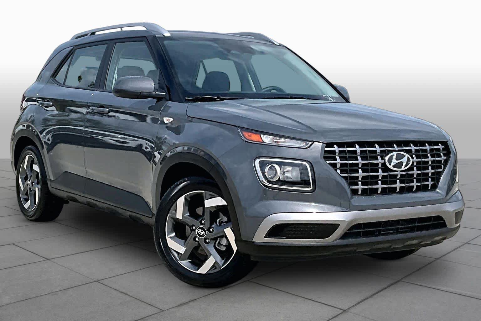 Used 2026 Hyundai Venue SEL FWD image 3