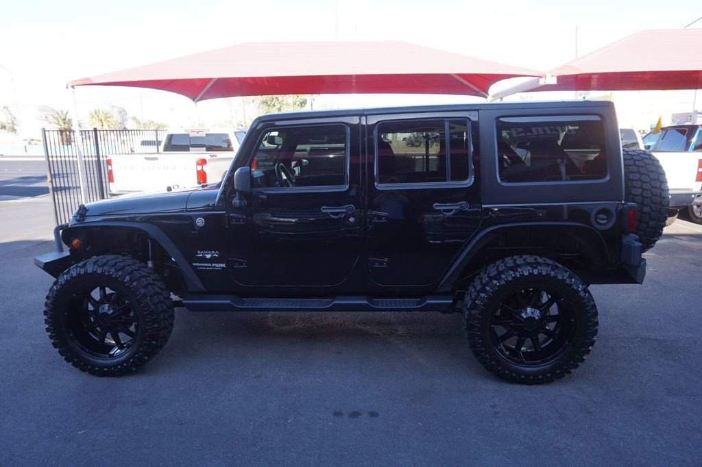 Used 2018 Jeep Wrangler Unlimited Sahara AWD/4WD image 3